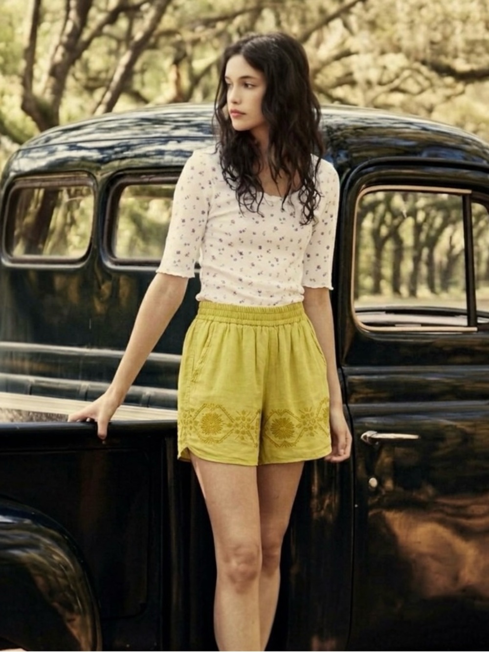 Anthropologie Malini Embroidered Linen Shorts XS Yellow Chartreuse Summer Boho